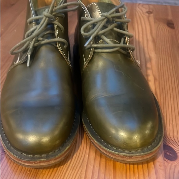 Cole Haan Green Chukka Boots with Minimalist Elegance - Picture 3 of 10